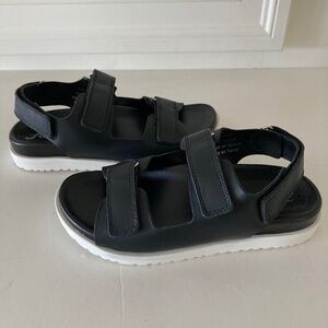 NIB Free People New Moon Velcro Black Leather Foodbed Sandals Sz 36